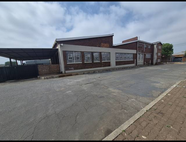 1,554M² WAREHOUSE TO LET IN BENROSE